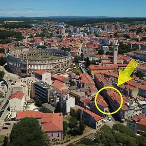 Amfiteatar Franko Apartment Pula